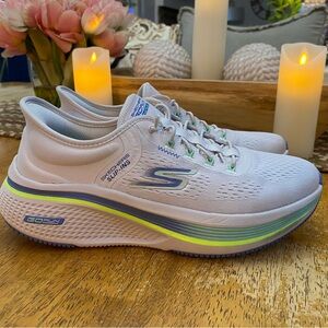 Skechers Hands Free Slip-ins: GO RUN Elevate 2.0 - Banyan running shoes.